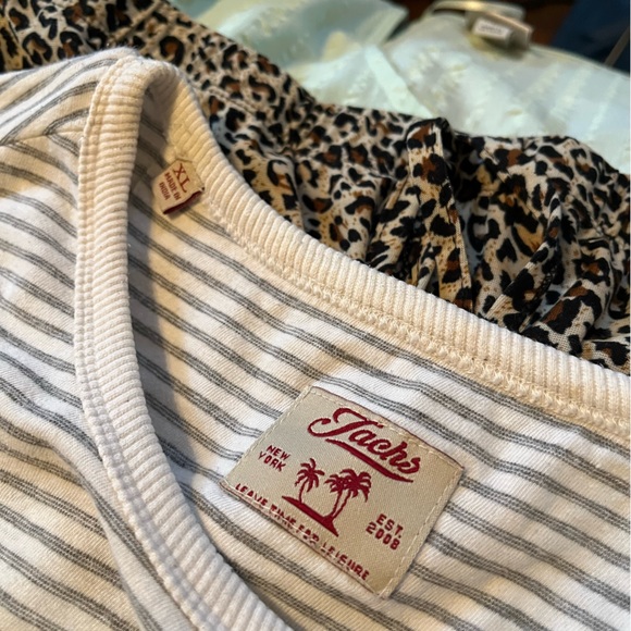 Men’s striped shirt with front pocket. Oversized women’s striped shirt - Picture 4 of 4